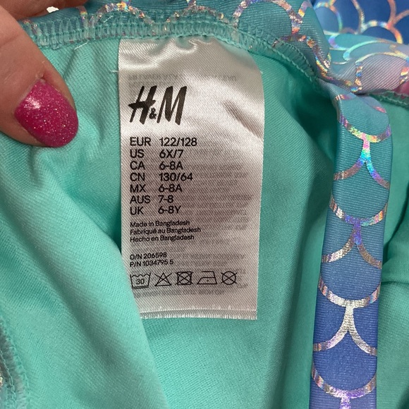 Girls H&M One Piece Swimsuit - Picture 8 of 8